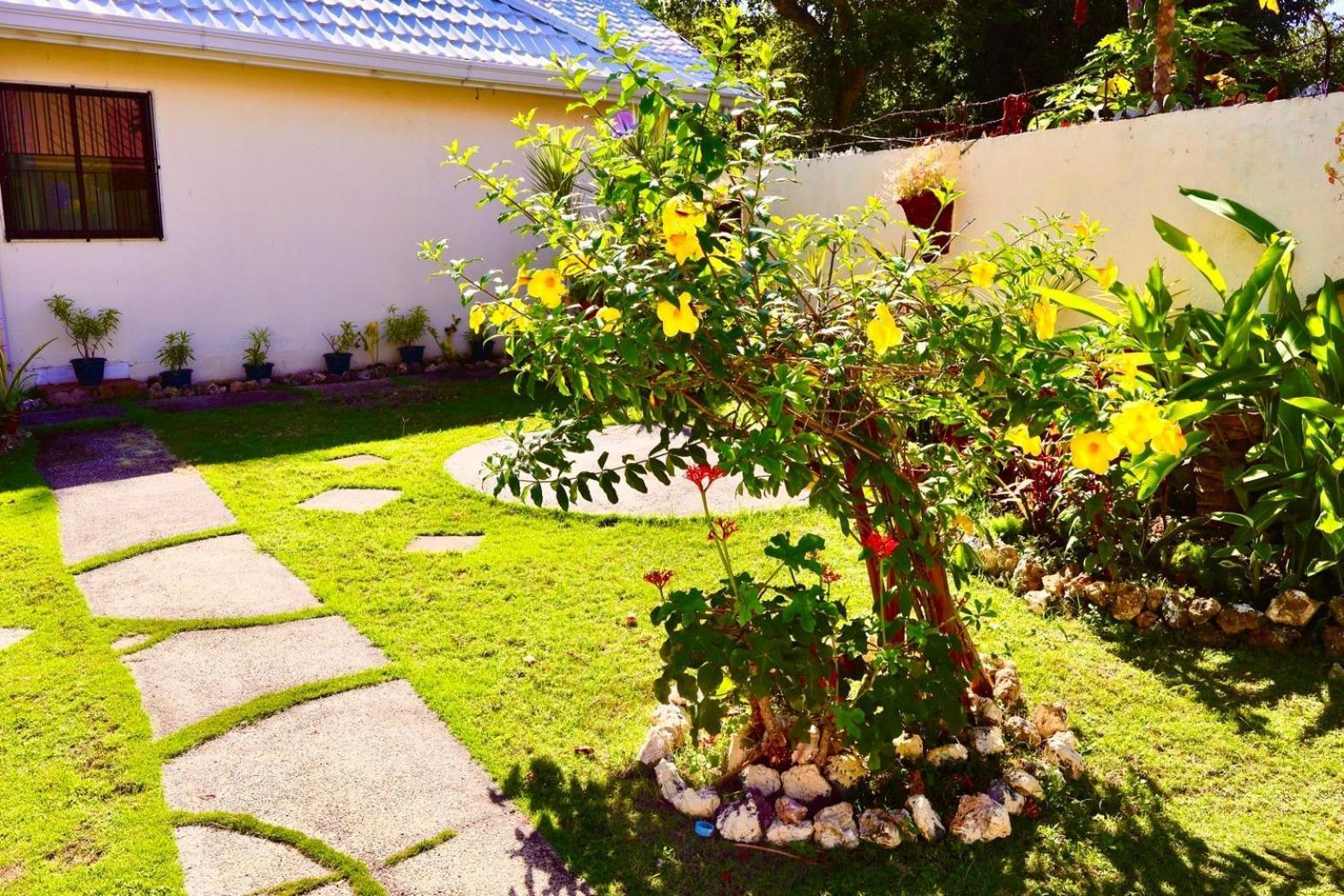 Chiisai Natsu Resort Bolod  Exterior photo